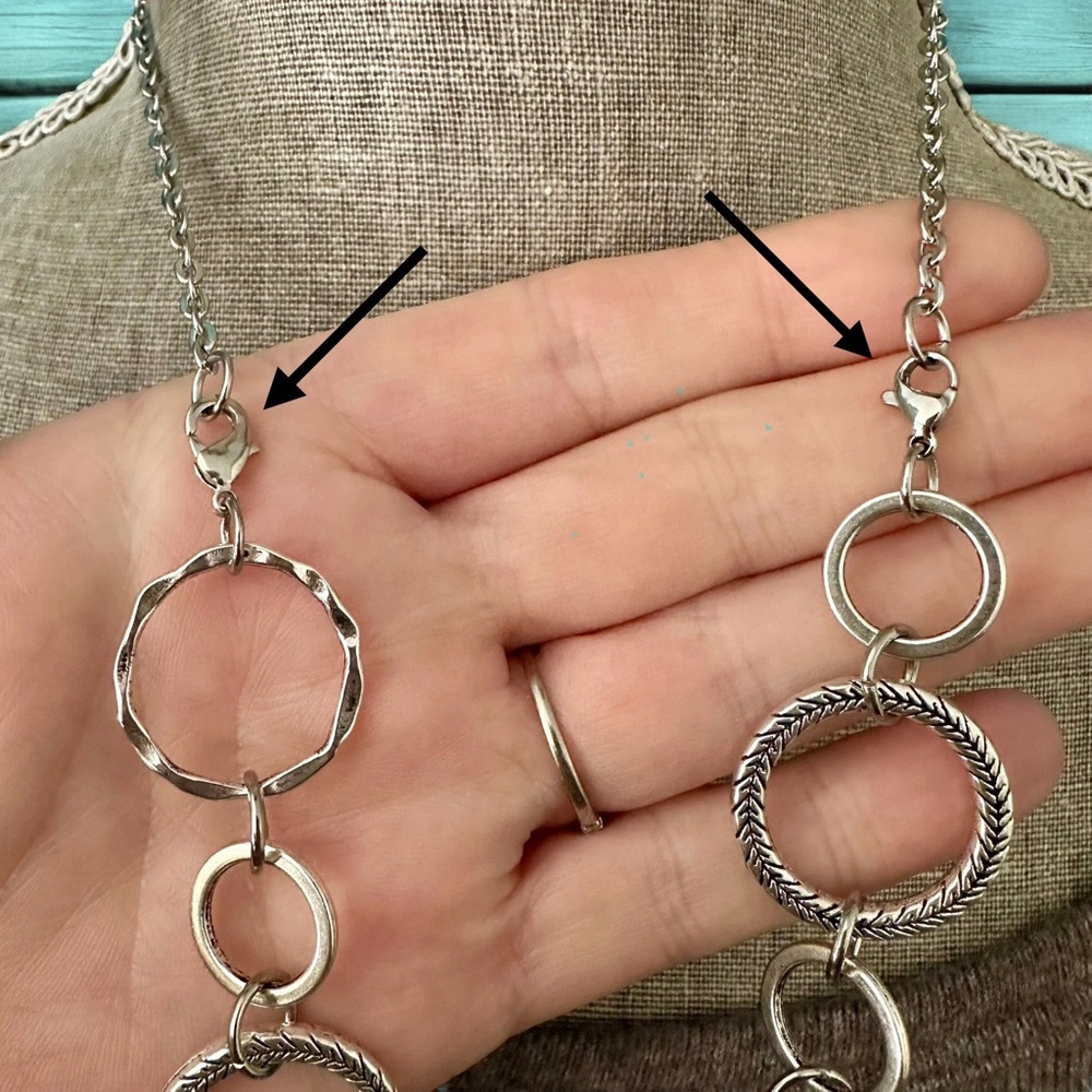 Elegant Silver and Gold Floral Necklace - Picture 6 of 9